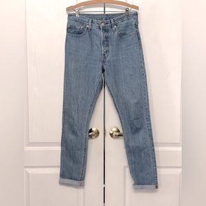 Levi’s 501 Classic Skinny Straight Medium Wash Mid Rise Denim Size 28 X 32